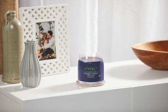Ароматична свічка Lakefront Lodge Medium Yankee Candle