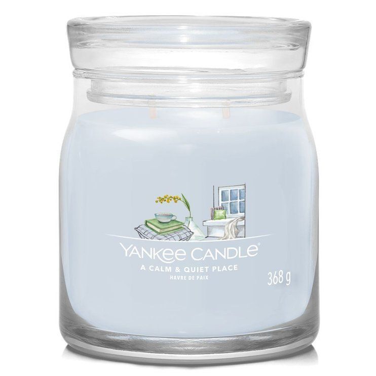 Ароматична свічка A Calm & Quiet Place Medium Yankee Candle