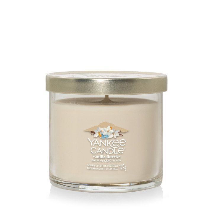 Ароматична свічка Vanilla Flurries Small Yankee Candle